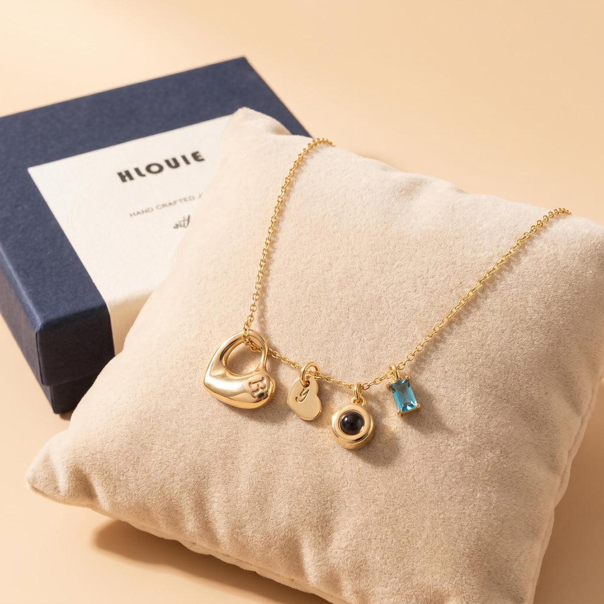 The Hollow Heart Necklace