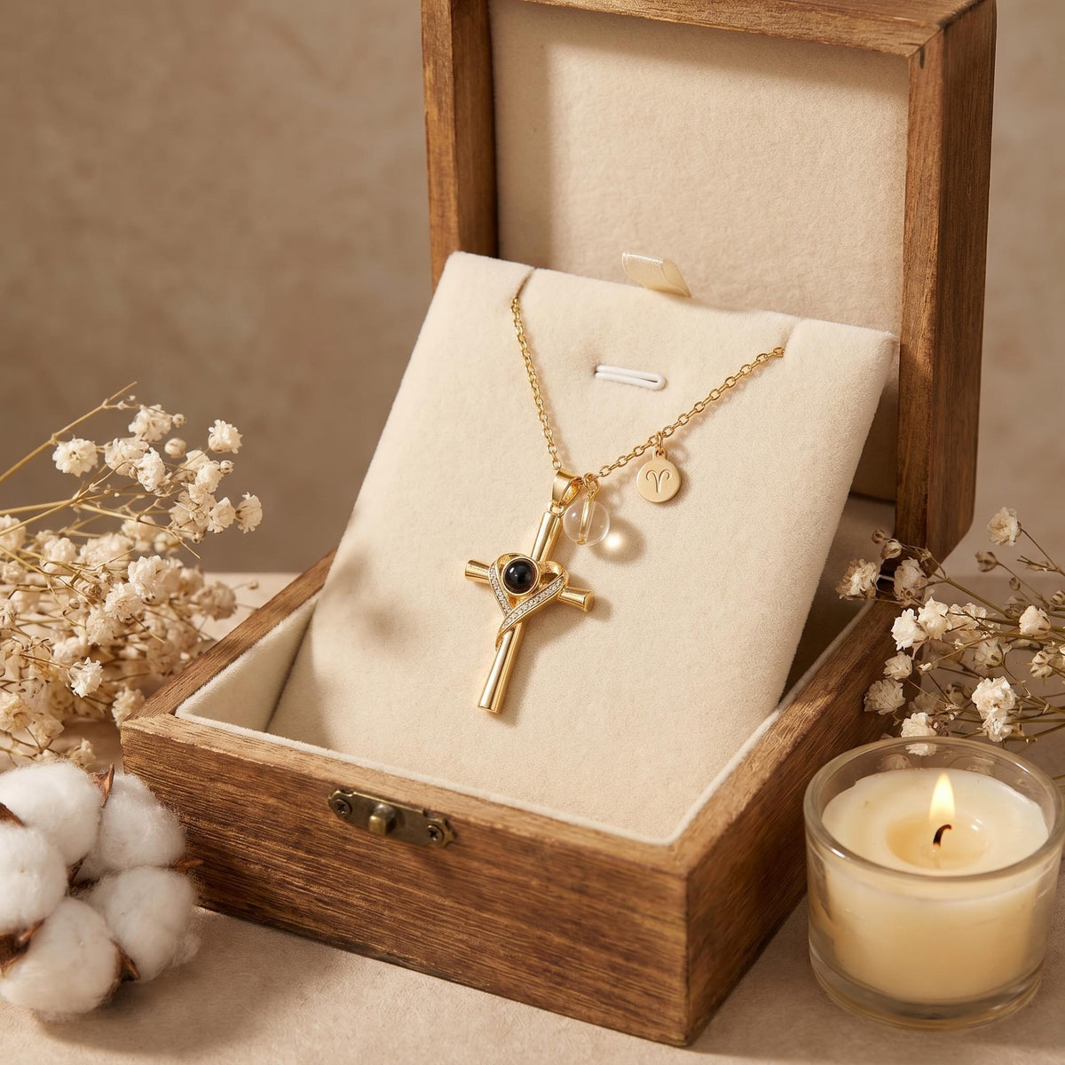 The Shine of Faith Cross Photo Projection Necklace