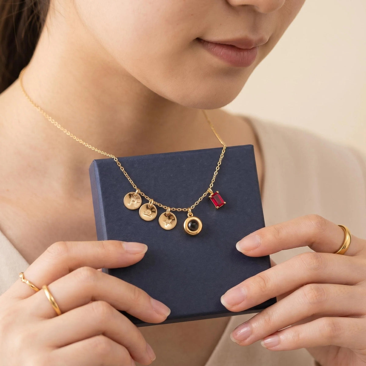 The Ripple Disk Necklace